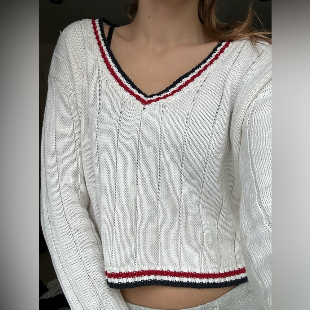 Brandy Melville white v-neck knit sweater